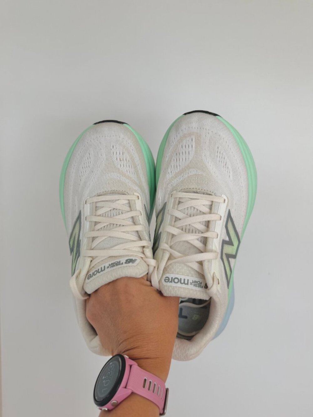 EUC New Balance Fresh Foam X More v6 - Size Women's 7D - Picture 2 of 5